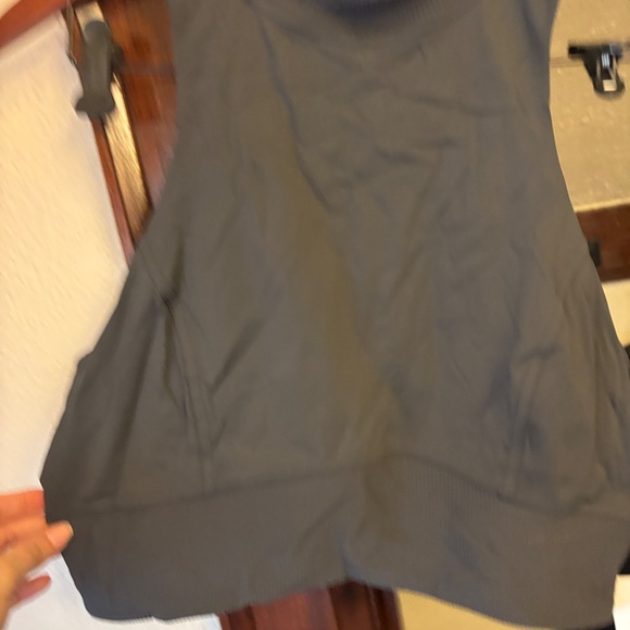 Lululemon, Train Free Crop Tank, size 12 - Picture 3 of 6